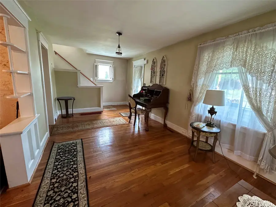 22 Helen Street, Johnson City, NY 13790 - #3