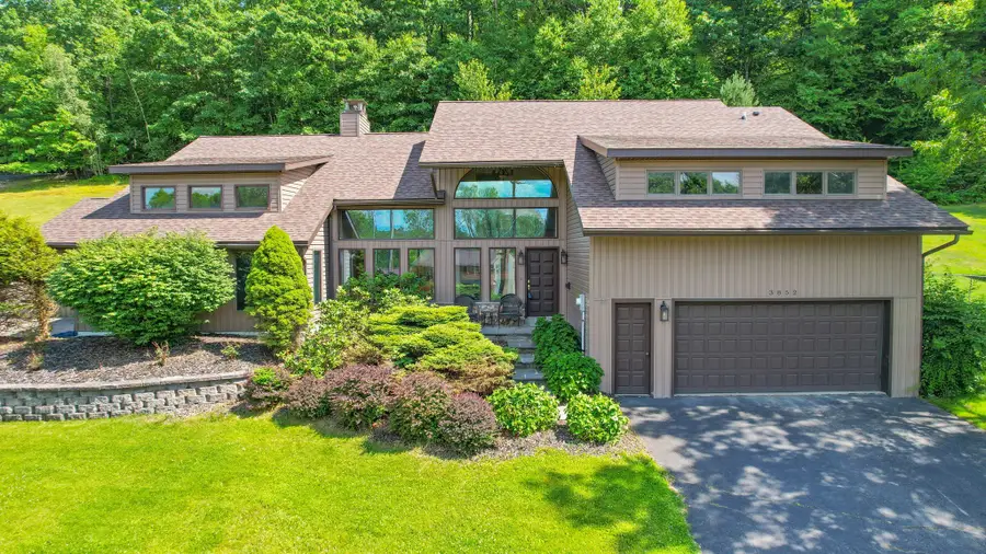 3852 Pembrooke Lane, Vestal, NY 13850 - #2