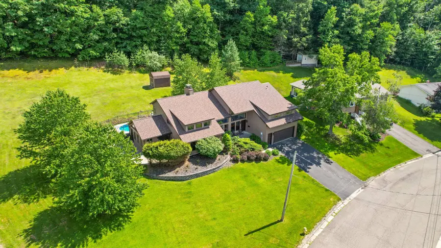 3852 Pembrooke Lane, Vestal, NY 13850 - #3