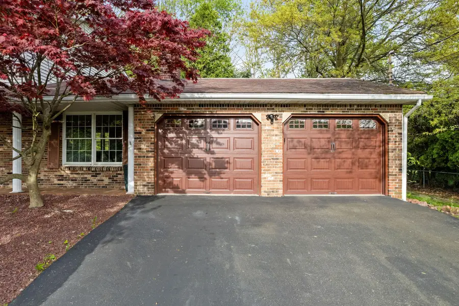 163 E Hamton Road E, Binghamton, NY 13903 - #2