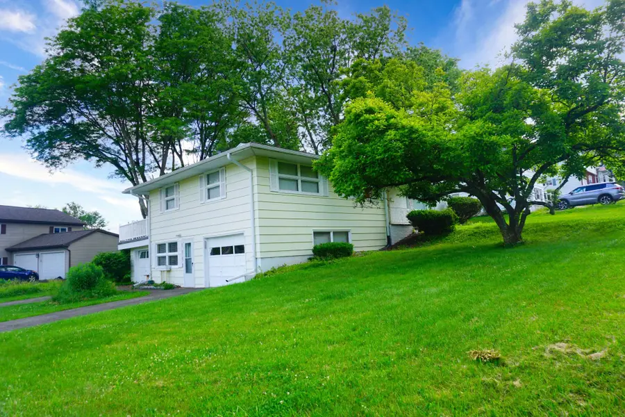 3004 Columbia Drive, Endicott, NY 13760 - #3