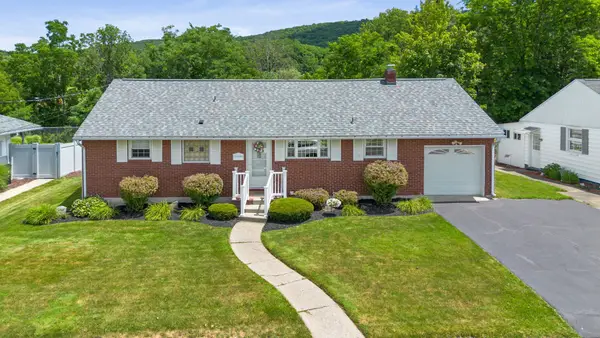 305 Woodlawn Drive, Vestal, NY 13850