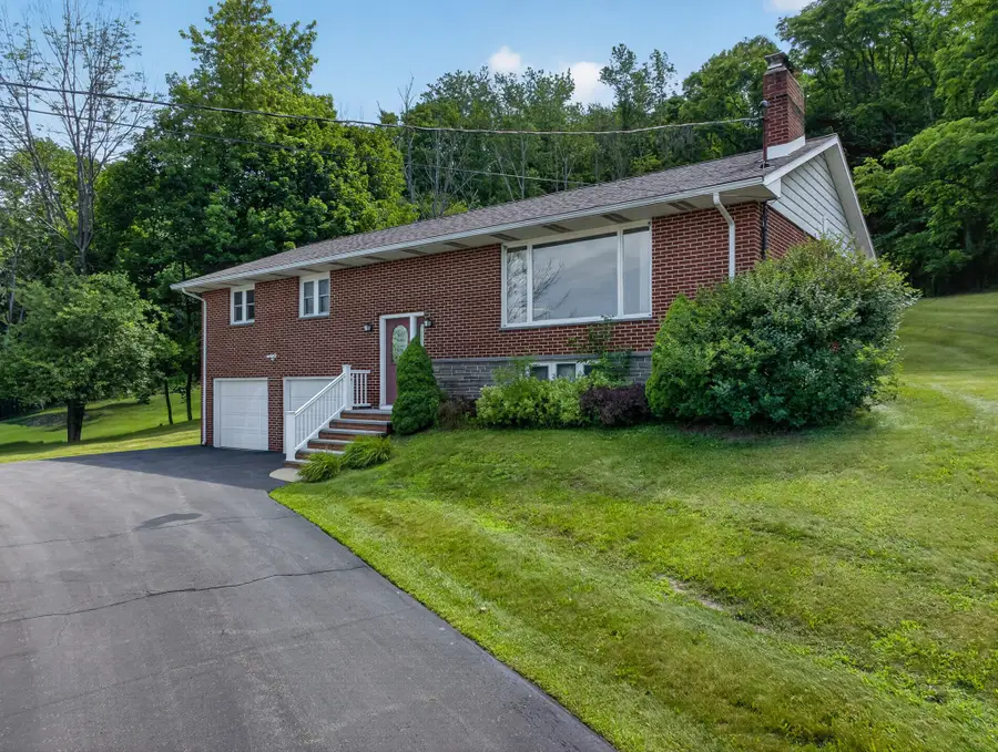 1406 Nanticoke Dr, Endicott, NY 13760 - #2