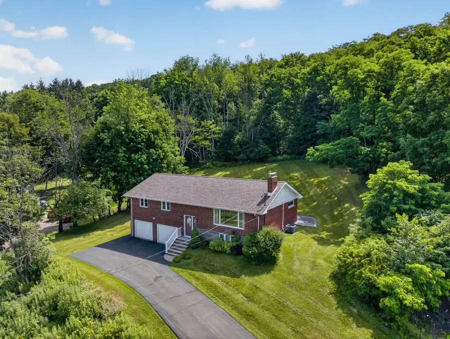 1406 Nanticoke Dr, Endicott, NY 13760 - #3