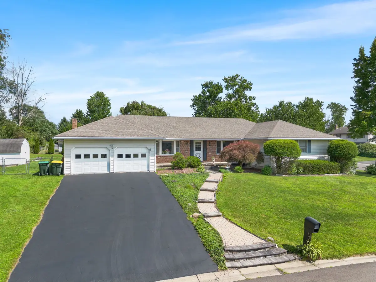 2 Somerset Dr, Endicott, NY 13760 - #1