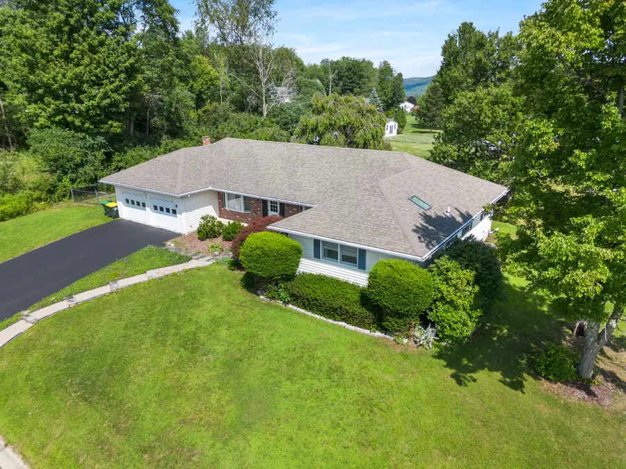 2 Somerset Dr, Endicott, NY 13760 - #2