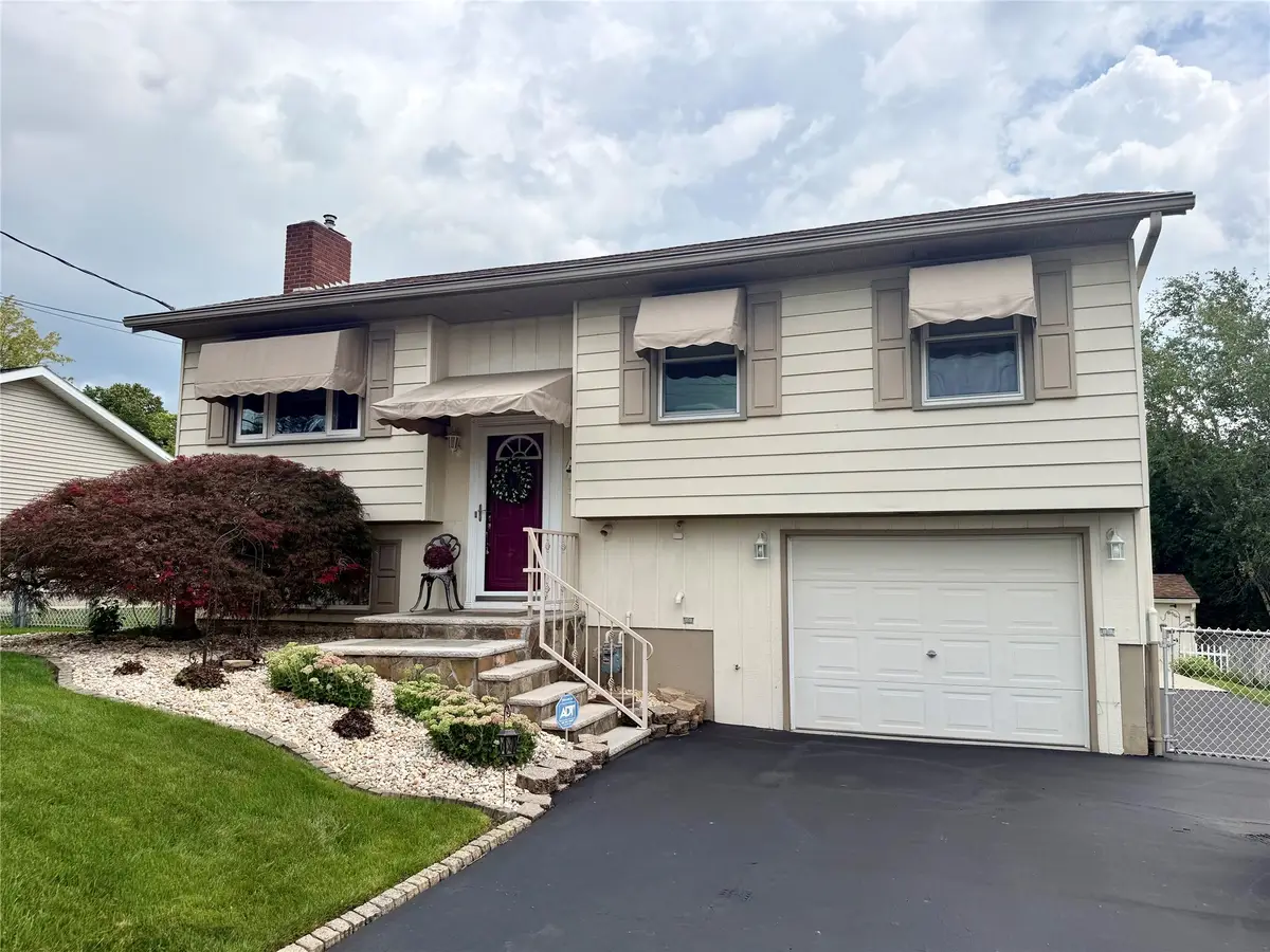 808 Squires Avenue, Endicott, NY 13760 - #1