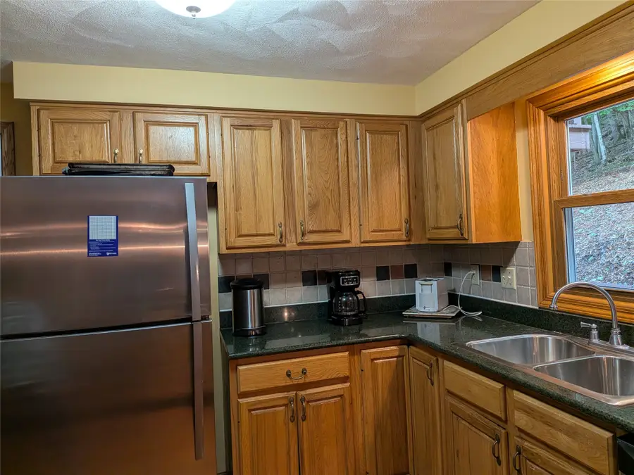17 Midwood Drive, Binghamton, NY 13903 - #2