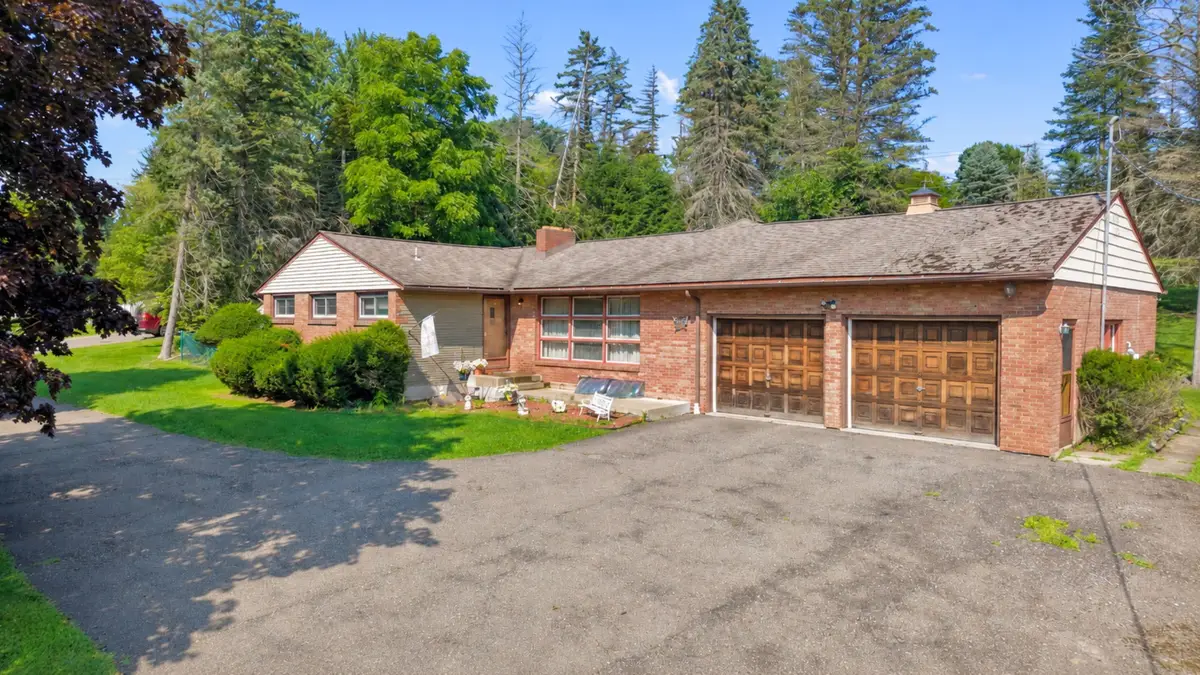 1096 Taft Avenue, Endicott, NY 13760 - #1