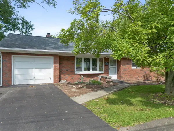 905 Beechwood Ln, Vestal, NY 13850
