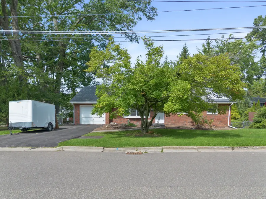 905 Beechwood Ln, Vestal, NY 13850 - #2