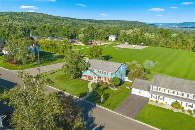 34 Pembroke Drive, Endicott, NY 13760 - #2