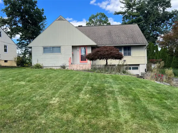 2731 Columbia Drive, Endicott, NY 13760