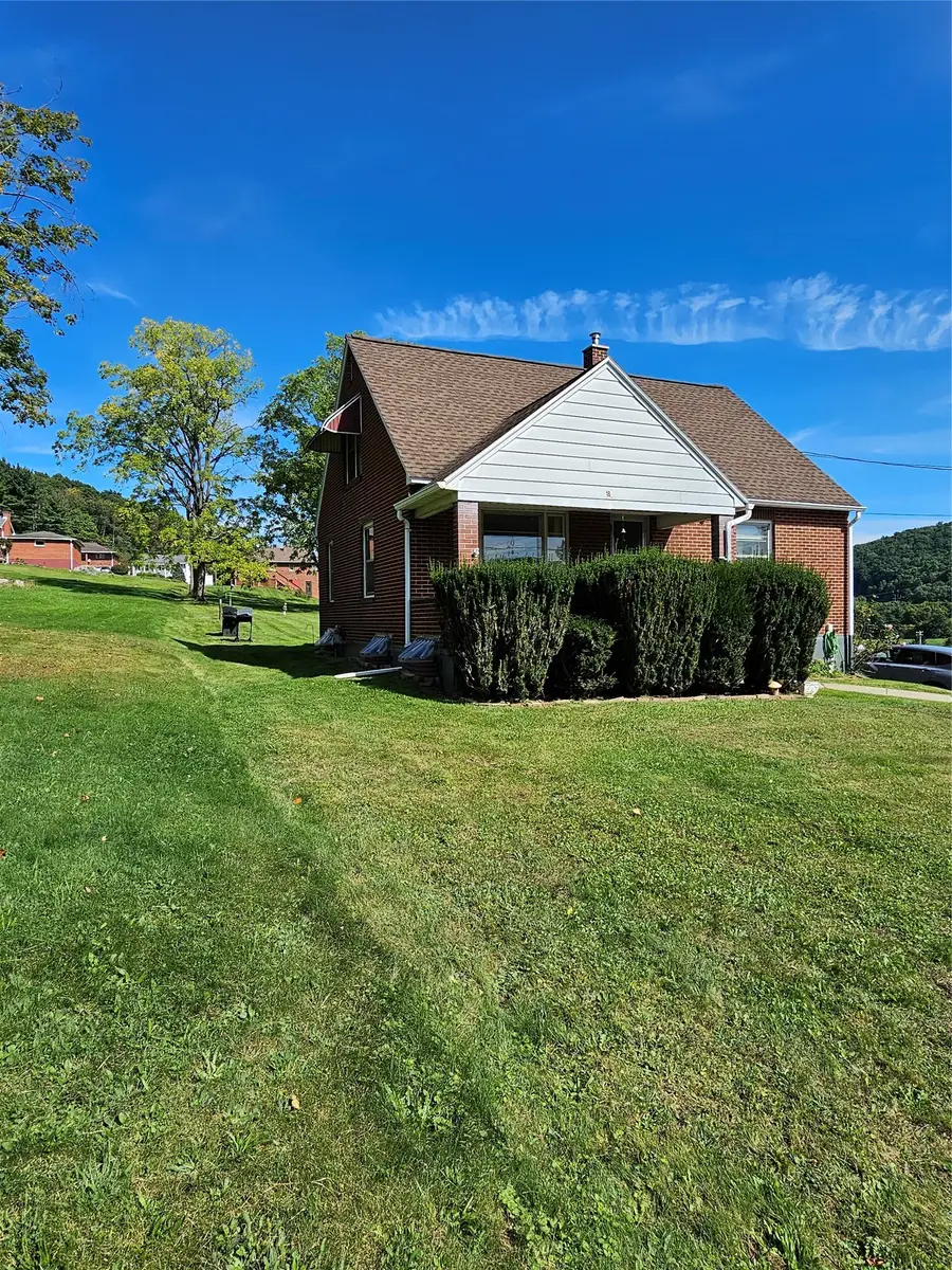 18 Deyo Hill Road, Johnson City, NY 13790 - #2