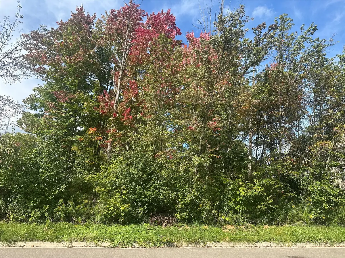 425 Country Knoll Dr, Endicott, NY 13760 - #1