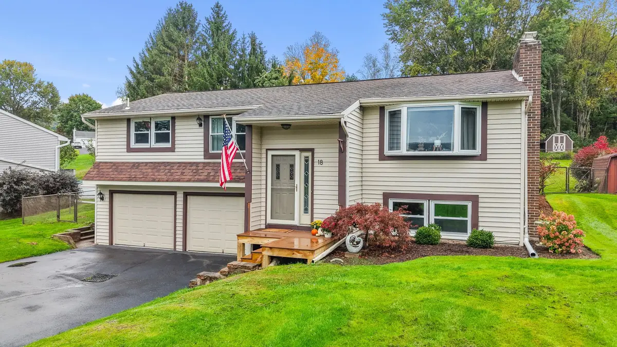 18 Pembroke Drive, Binghamton, NY 13901 - #1