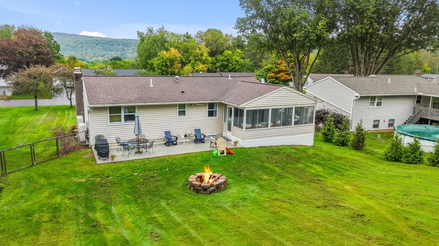 18 Pembroke Drive, Binghamton, NY 13901 - #2