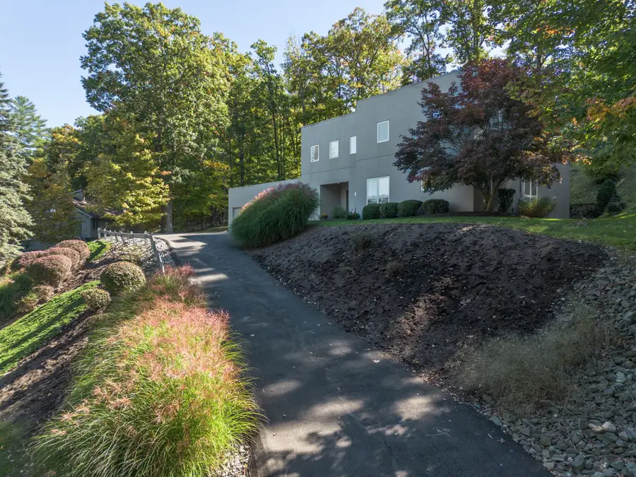 3370 Laurie Brook Drive, Binghamton, NY 13903 - #3