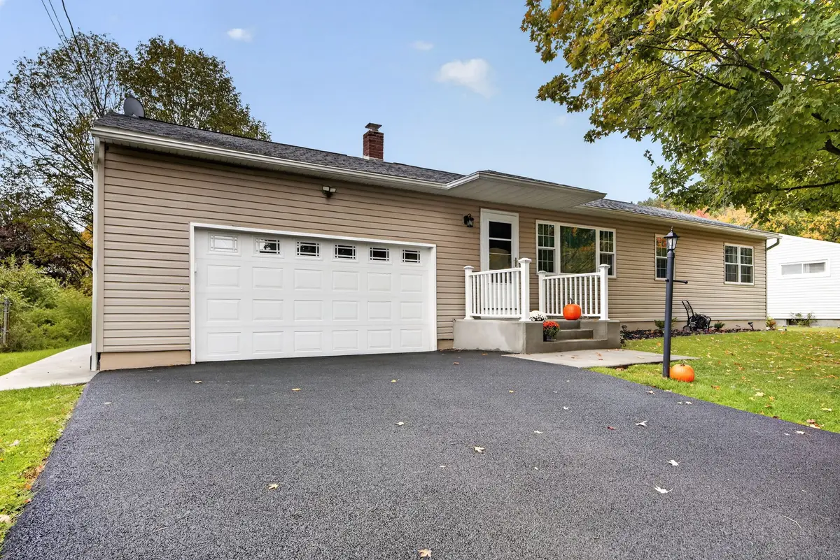 21 Stever Dr, Binghamton, NY 13901 - #1