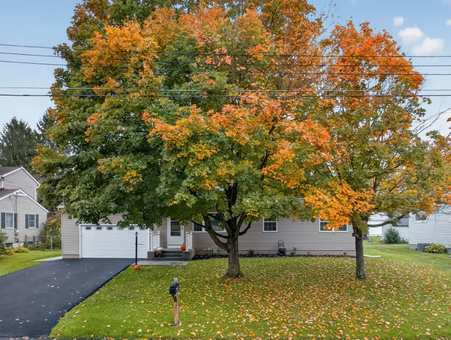 21 Stever Dr, Binghamton, NY 13901 - #3