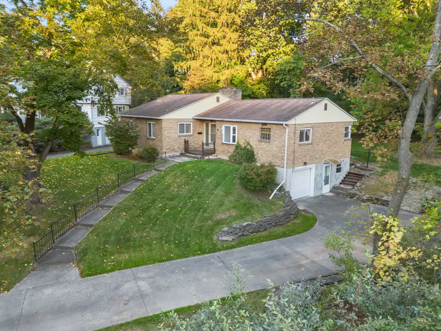 136 N Meadowbrook Lane, Vestal, NY 13850 - #2