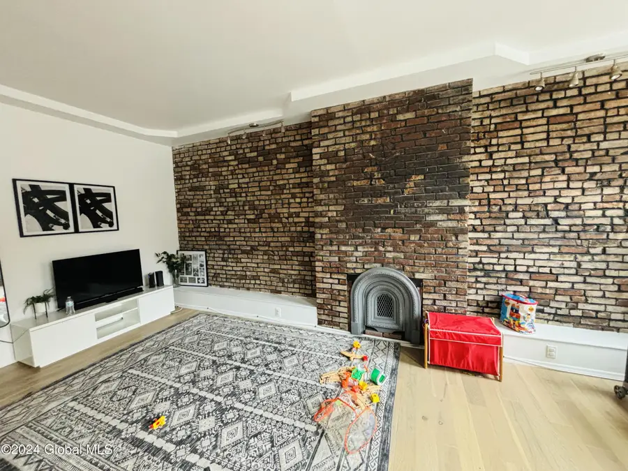 27 Ten Broeck Street, Albany, NY 12210 - Image #2