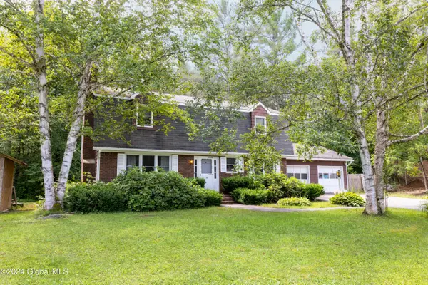 18 Linda Court, Schroon Lake, NY 12870