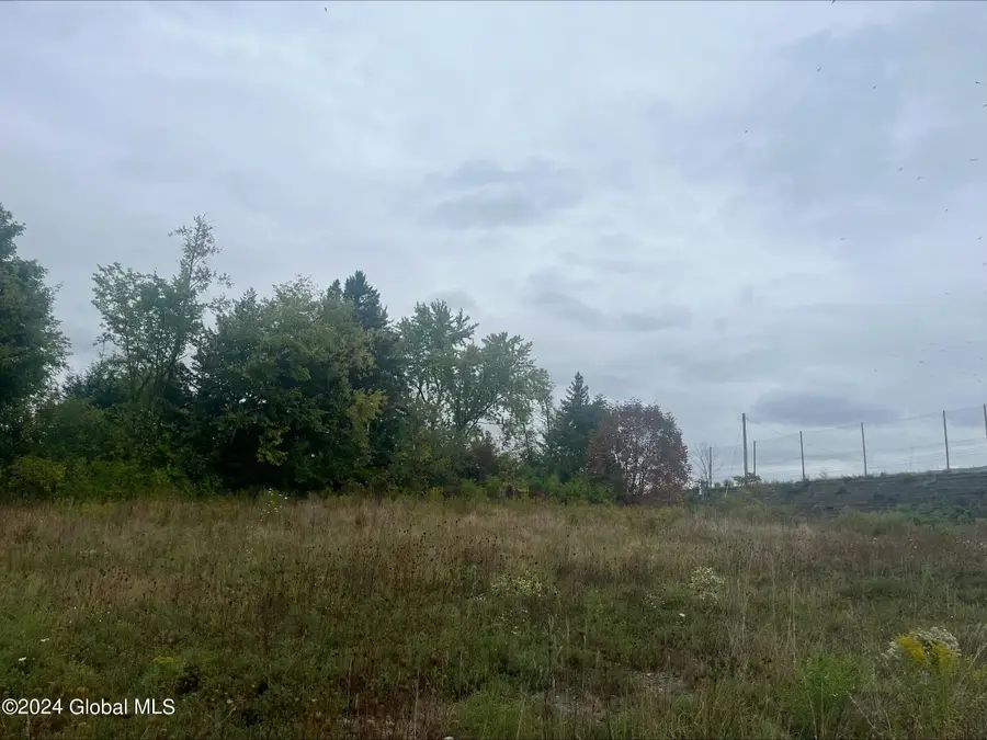 1 Harbor Lane, Colonie Town, NY 12047 - Image #2