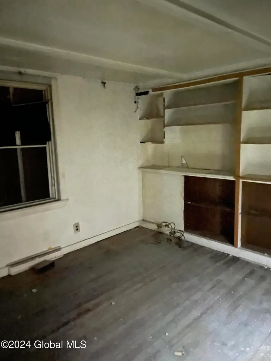 25 Moyston Street, Schenectady, NY 12307 - Image #3