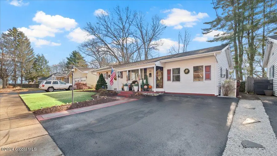 30 E Laclaire Street, Hudson Falls, NY 12839 - #2