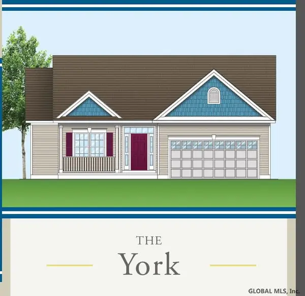 92 Lakepointe Way, Stillwater, NY 12866