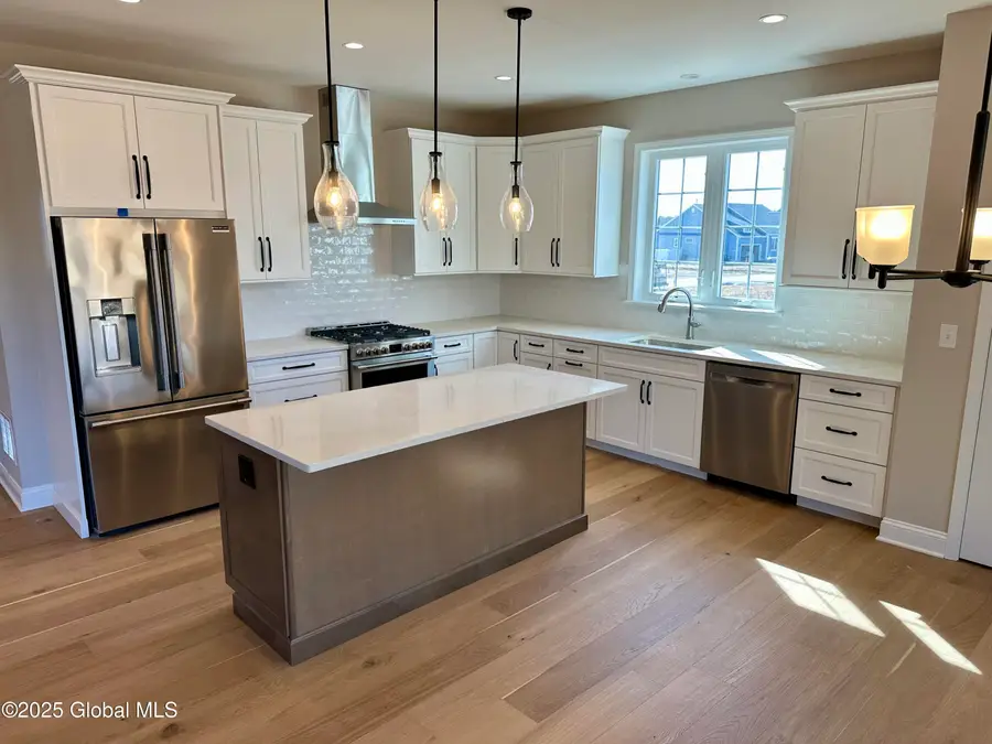 24 Silver Oak Drive, Halfmoon, NY 12065 - Image #3