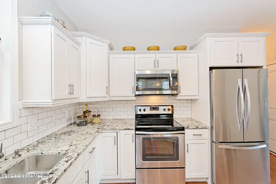 17 Eastpointe Drive, Saratoga Springs, NY 12866 - Image #3