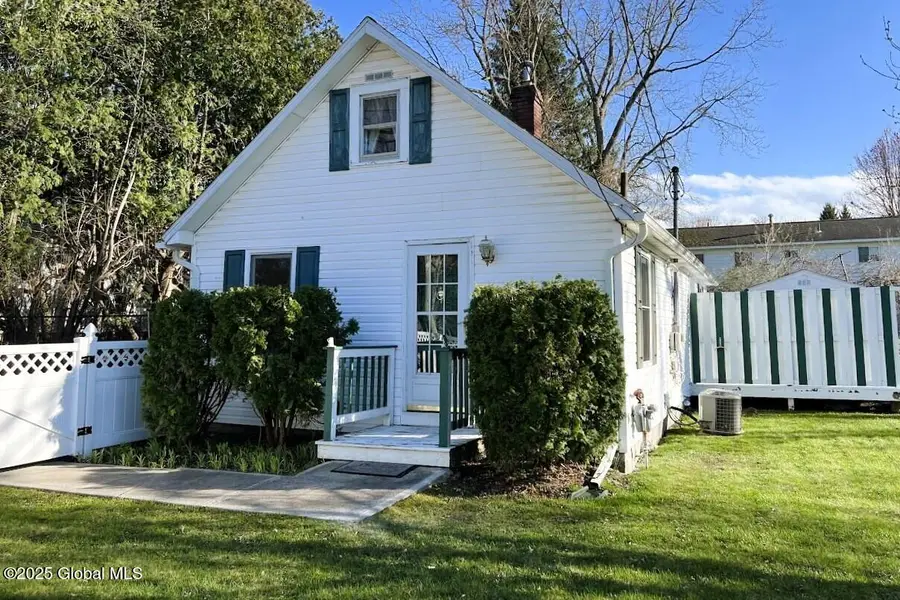 1830 Providence Avenue, Niskayuna, NY 12309 - Image #2