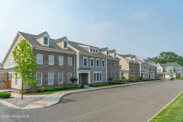 65 Cambridge Way, Colonie, NY 12110