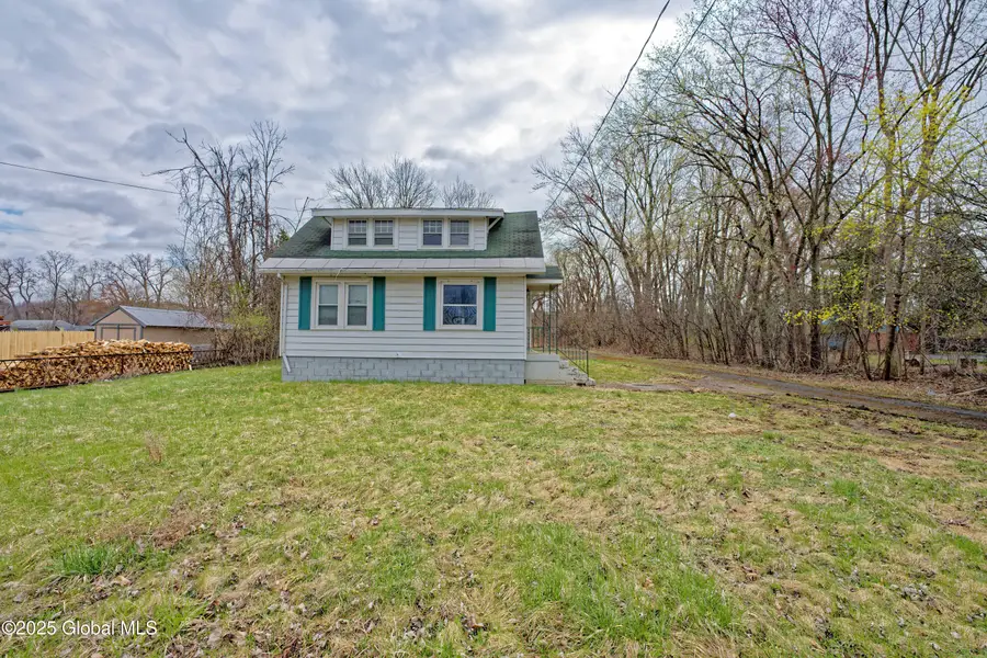 387 Hudson River Road, Halfmoon, NY 12188 - Image #2