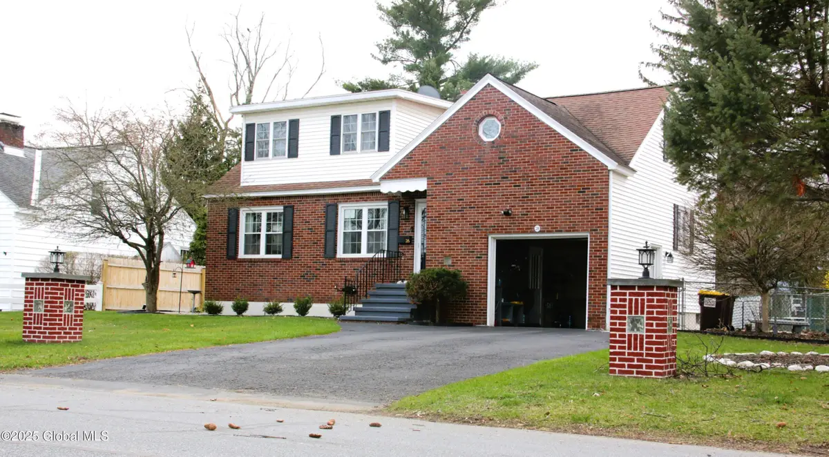 28 Puritan Drive, Rotterdam, NY 12306 - Image #1