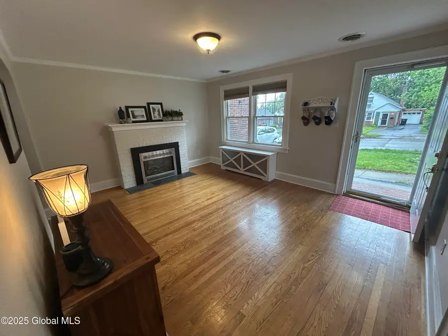 24 Center View Drive, Troy, NY 12180 - Image #3