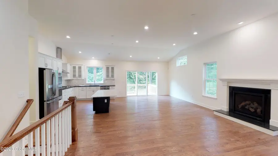 6 Anson Court, Malta, NY 12020 - Image #3