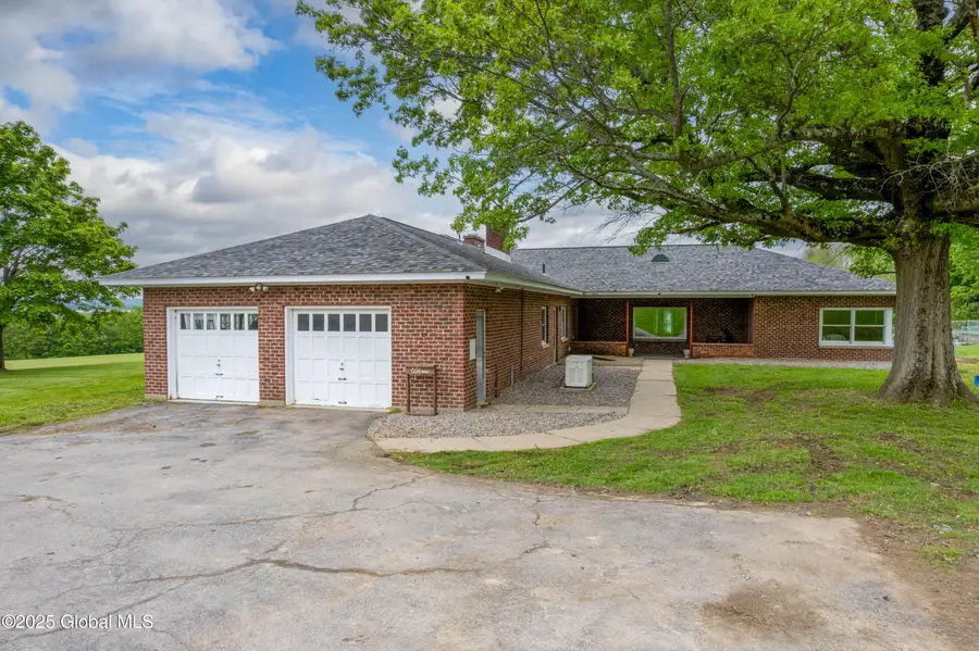 730 Mckay Road, Amsterdam, NY 12010 - Image #2