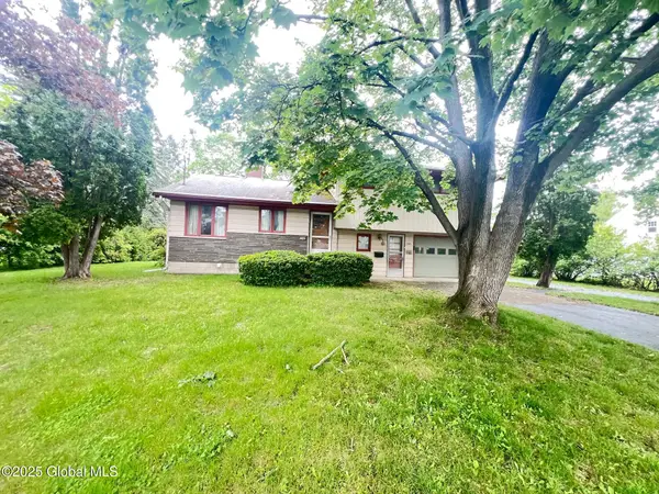 1345 Evergreen Avenue, Rotterdam, NY 12306