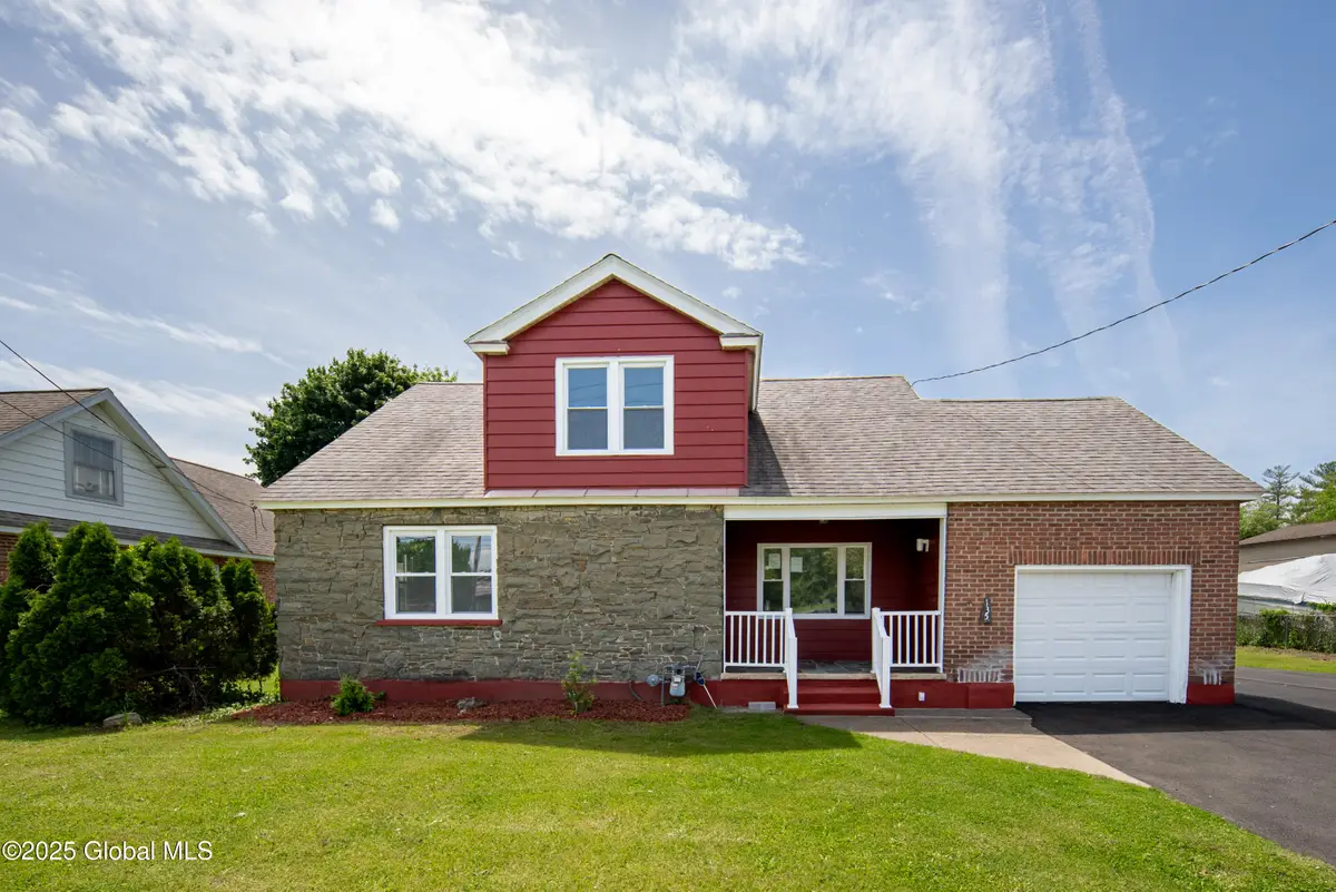 135 Freemans Bridge Road, Glenville, NY 12302 - Image #1