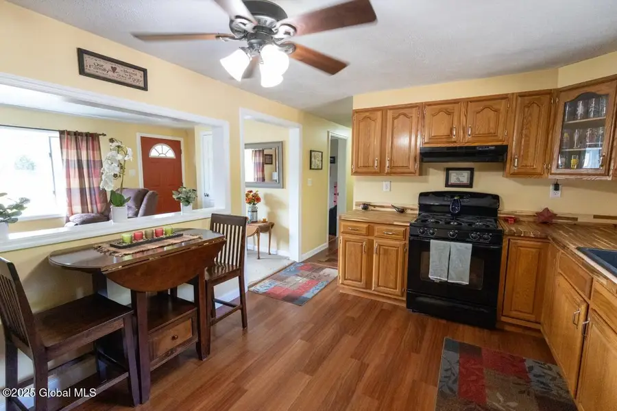 9 Wintergreen Road, Queensbury, NY 12804 - Image #2