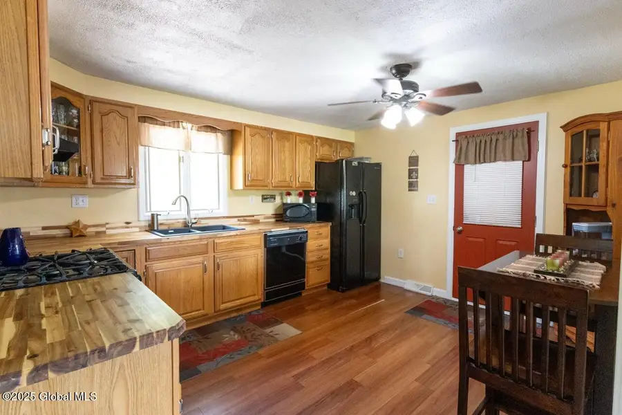 9 Wintergreen Road, Queensbury, NY 12804 - Image #3