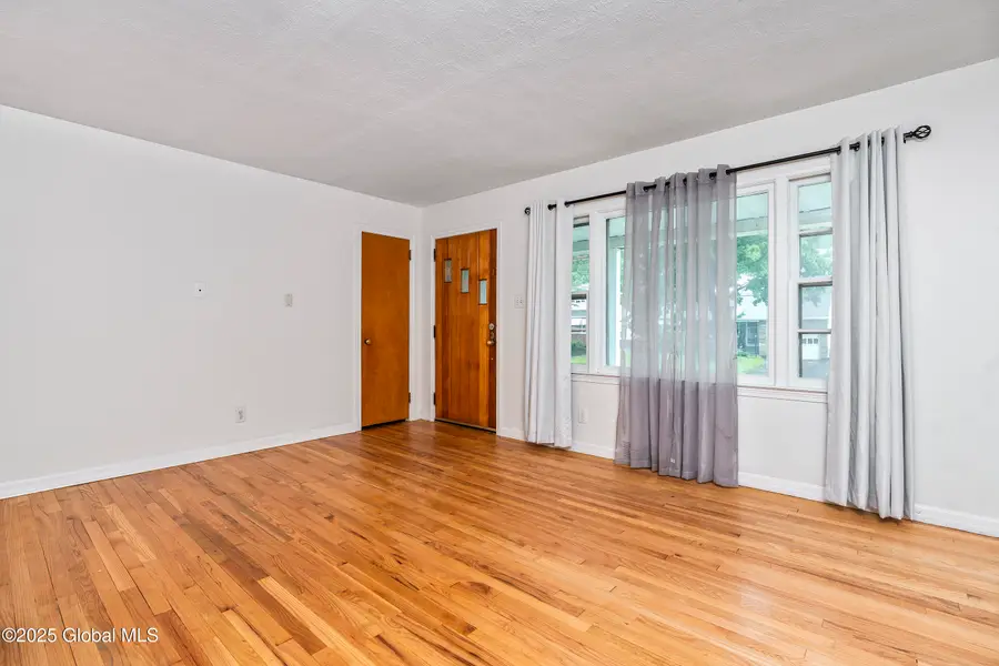 170 Polsin Drive, Rotterdam, NY 12303 - Image #2