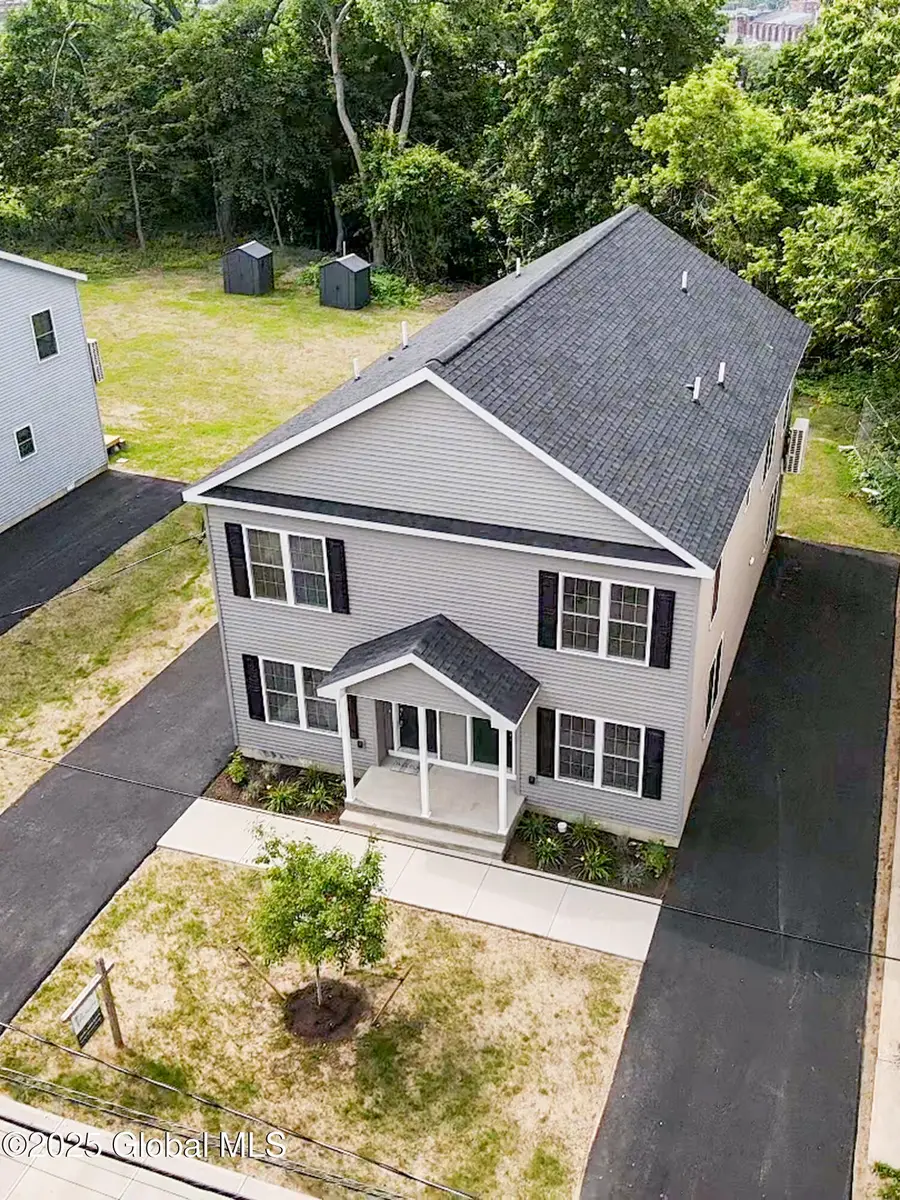 416 Summit Avenue, Schenectady, NY 12307 - Image #2