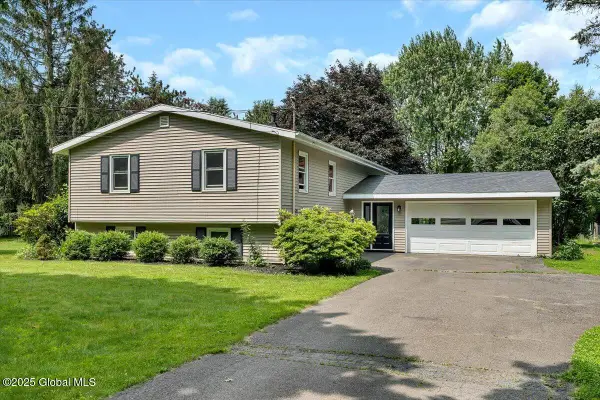 95 Albany Avenue, Kinderhook Village, NY 12106