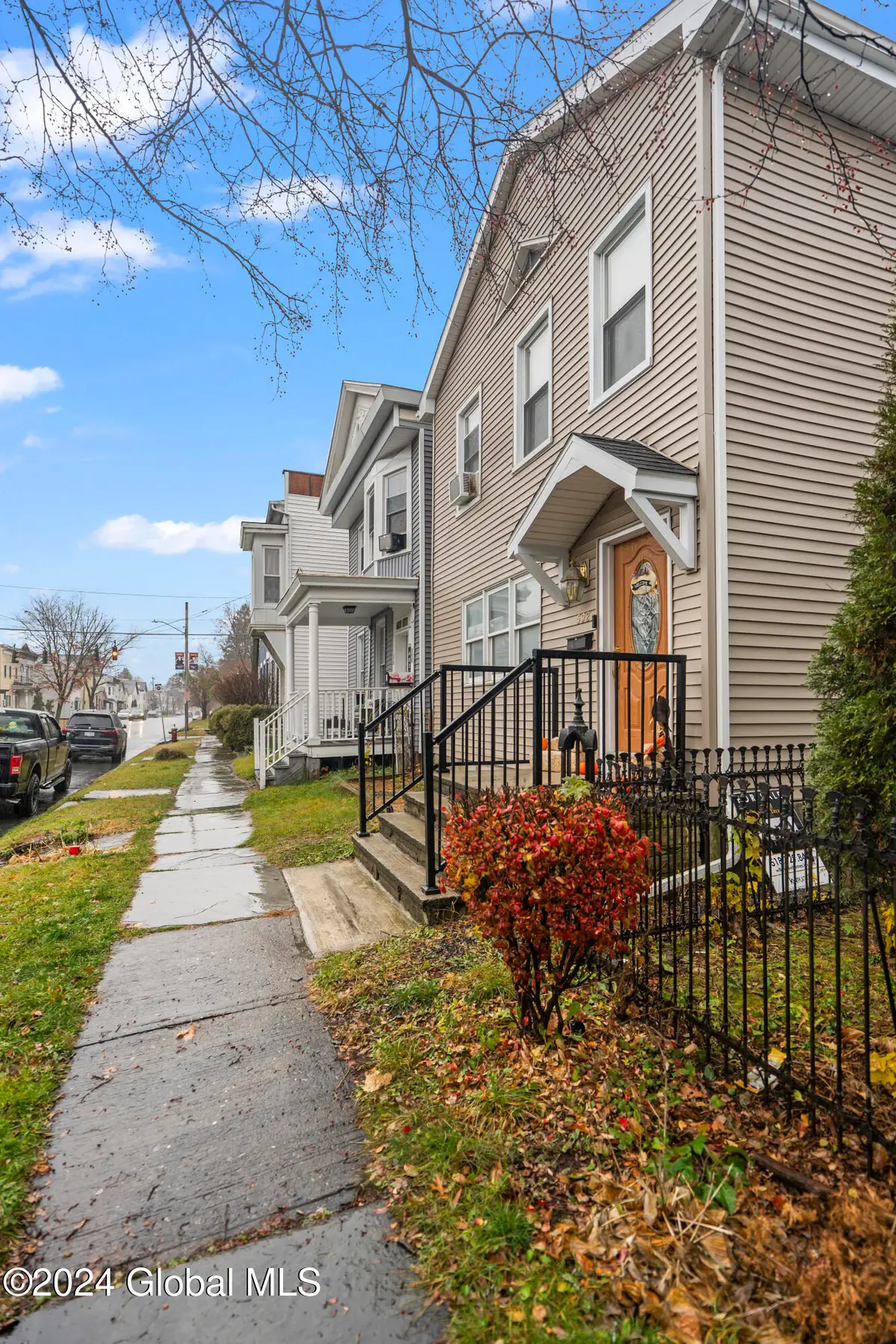 592 5th Avenue, Troy, NY 12182 - Image #1