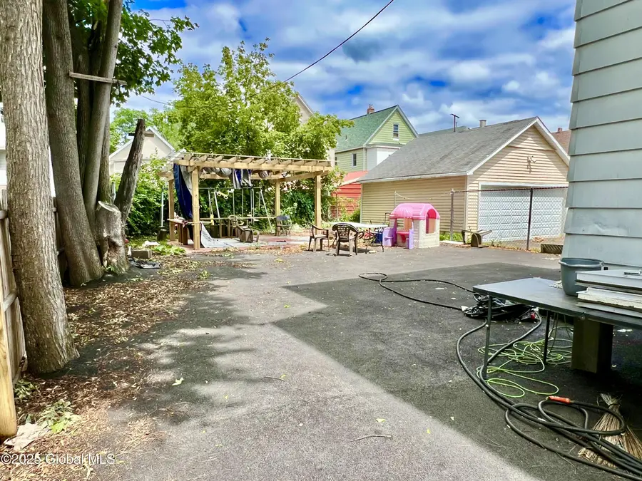 6 Hawk Street, Schenectady, NY 12307 - Image #3