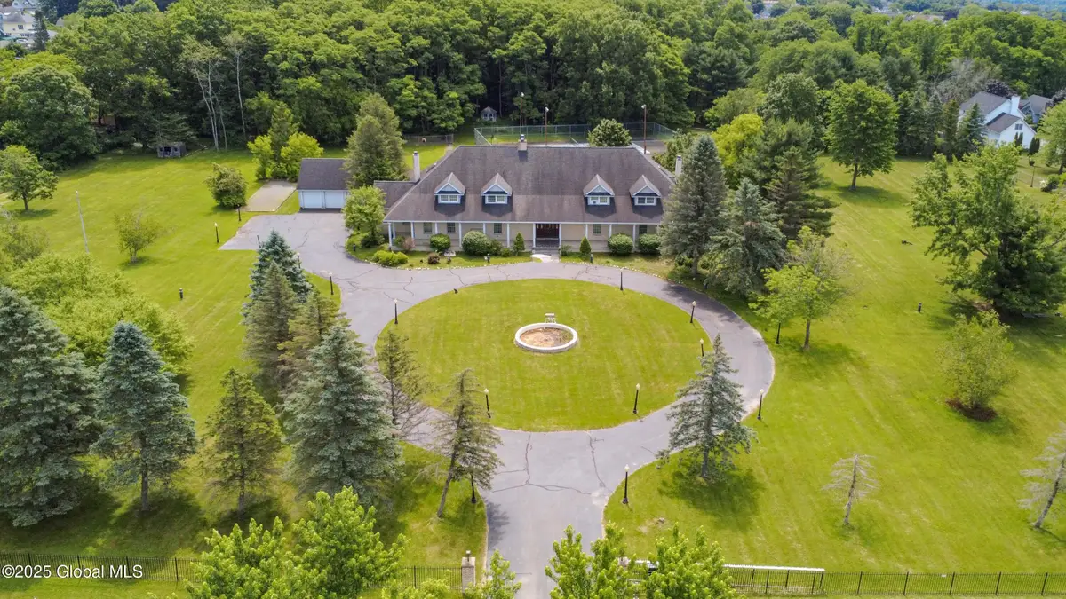 9 University Place, Amsterdam, NY 12010 - Image #1